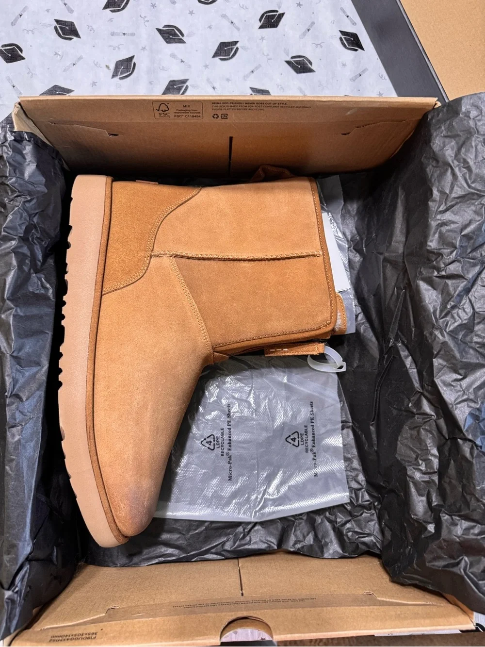 UGG Men's Short Classic Short Front Zip RIGHT BOOT ONLY- Beige